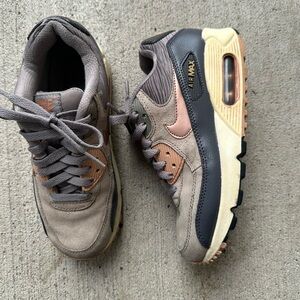 Nike Air Max 90 Leather Gray size 6